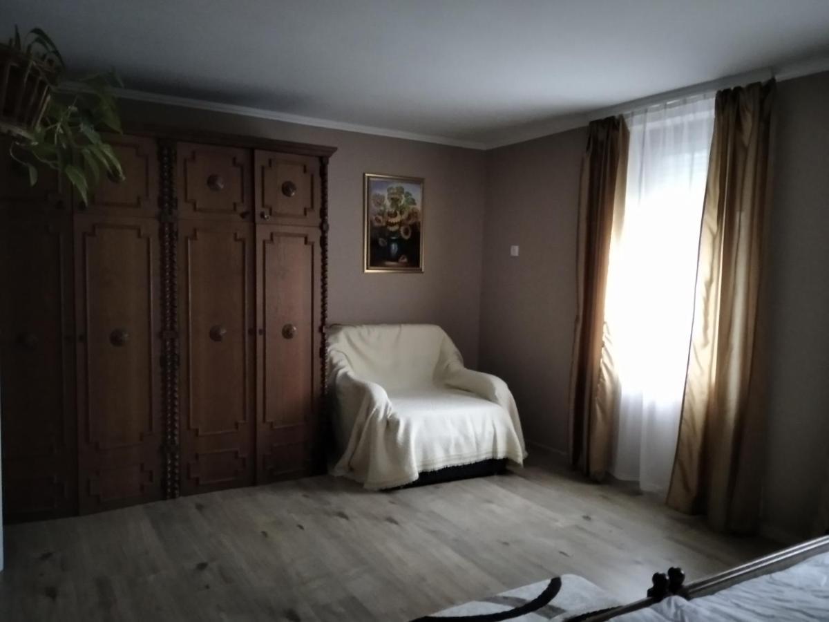 Moezsi Apartman Tolna Exterior foto