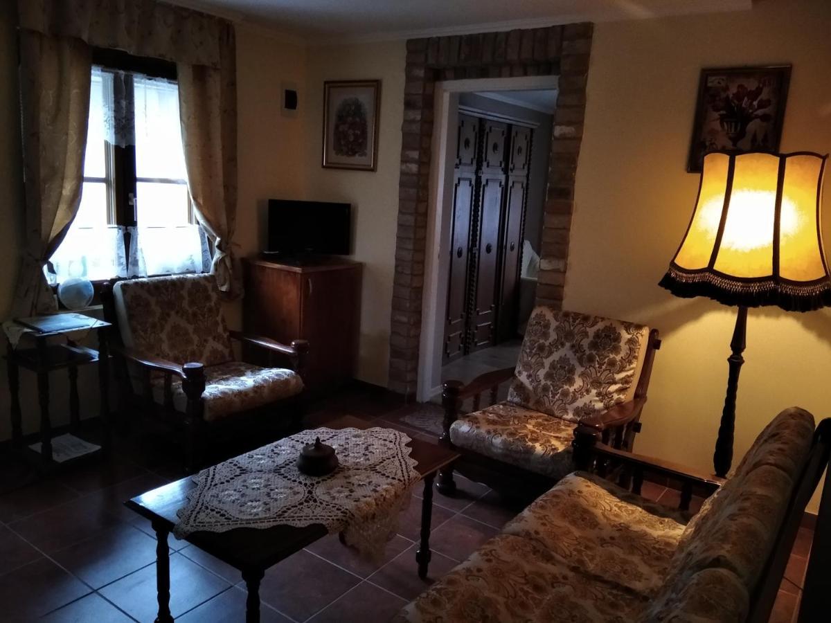 Moezsi Apartman Tolna Exterior foto
