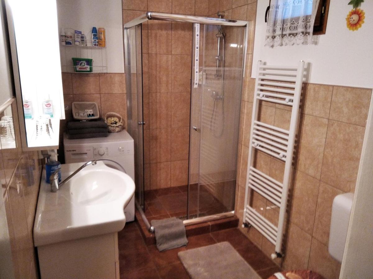Moezsi Apartman Tolna Exterior foto