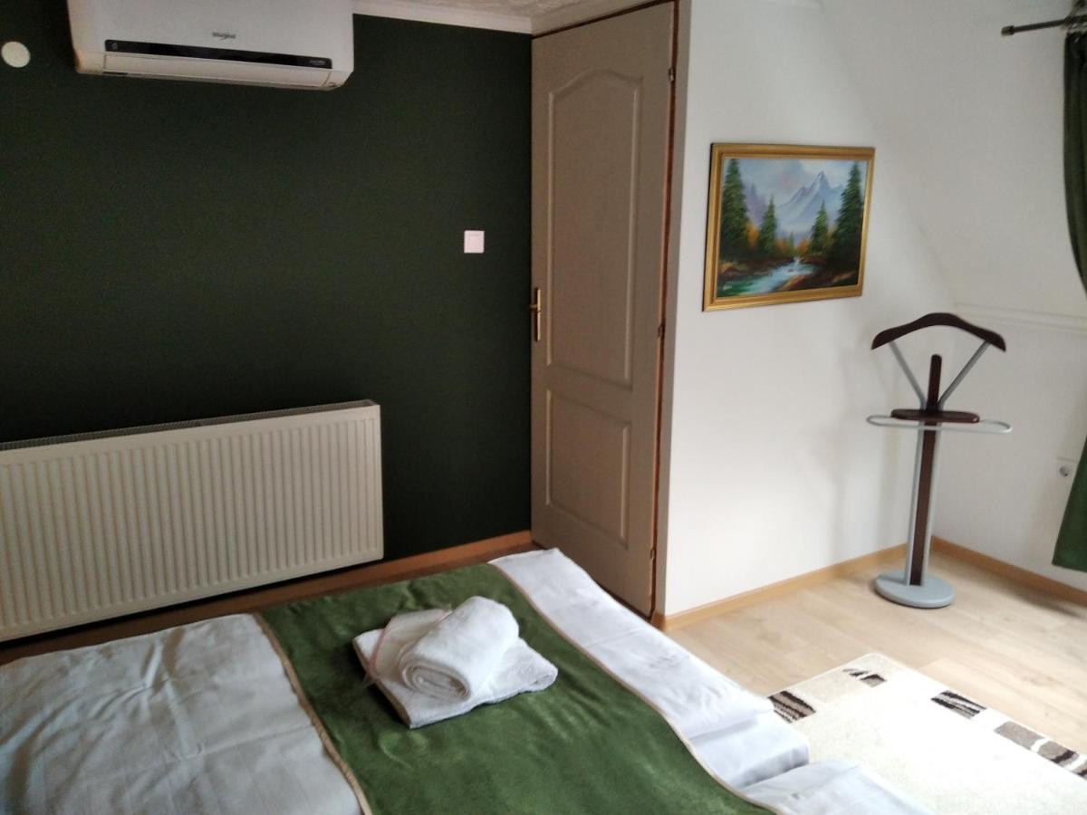 Moezsi Apartman Tolna Exterior foto