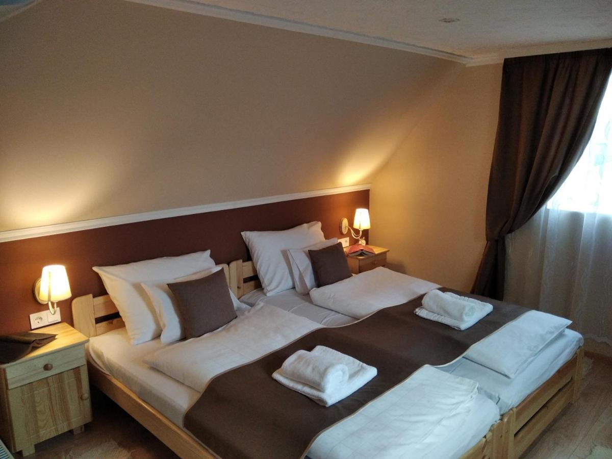 Moezsi Apartman Tolna Exterior foto