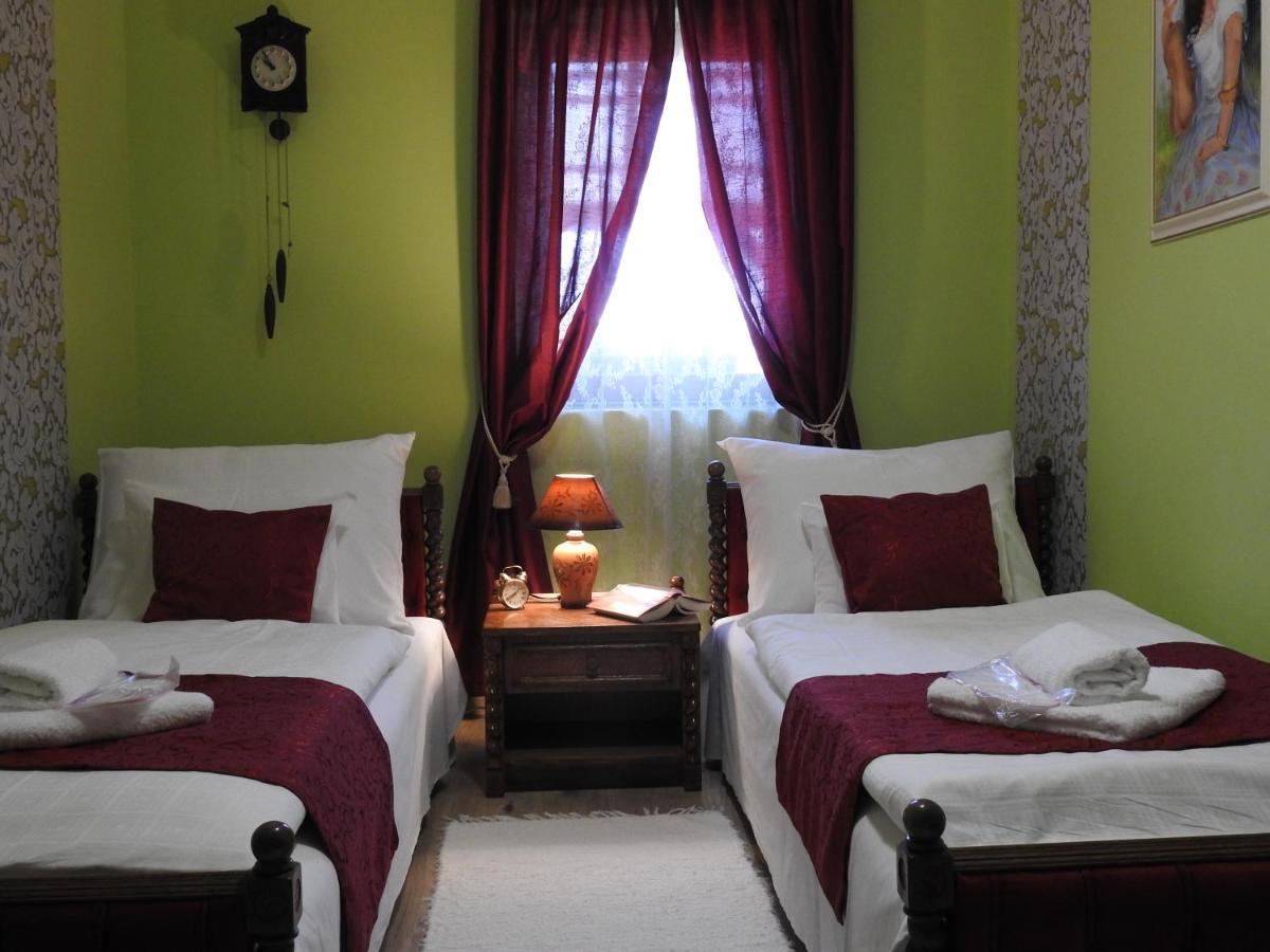 Moezsi Apartman Tolna Exterior foto