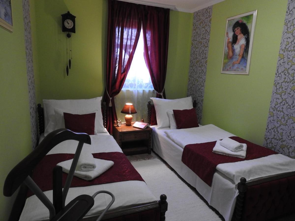 Moezsi Apartman Tolna Exterior foto